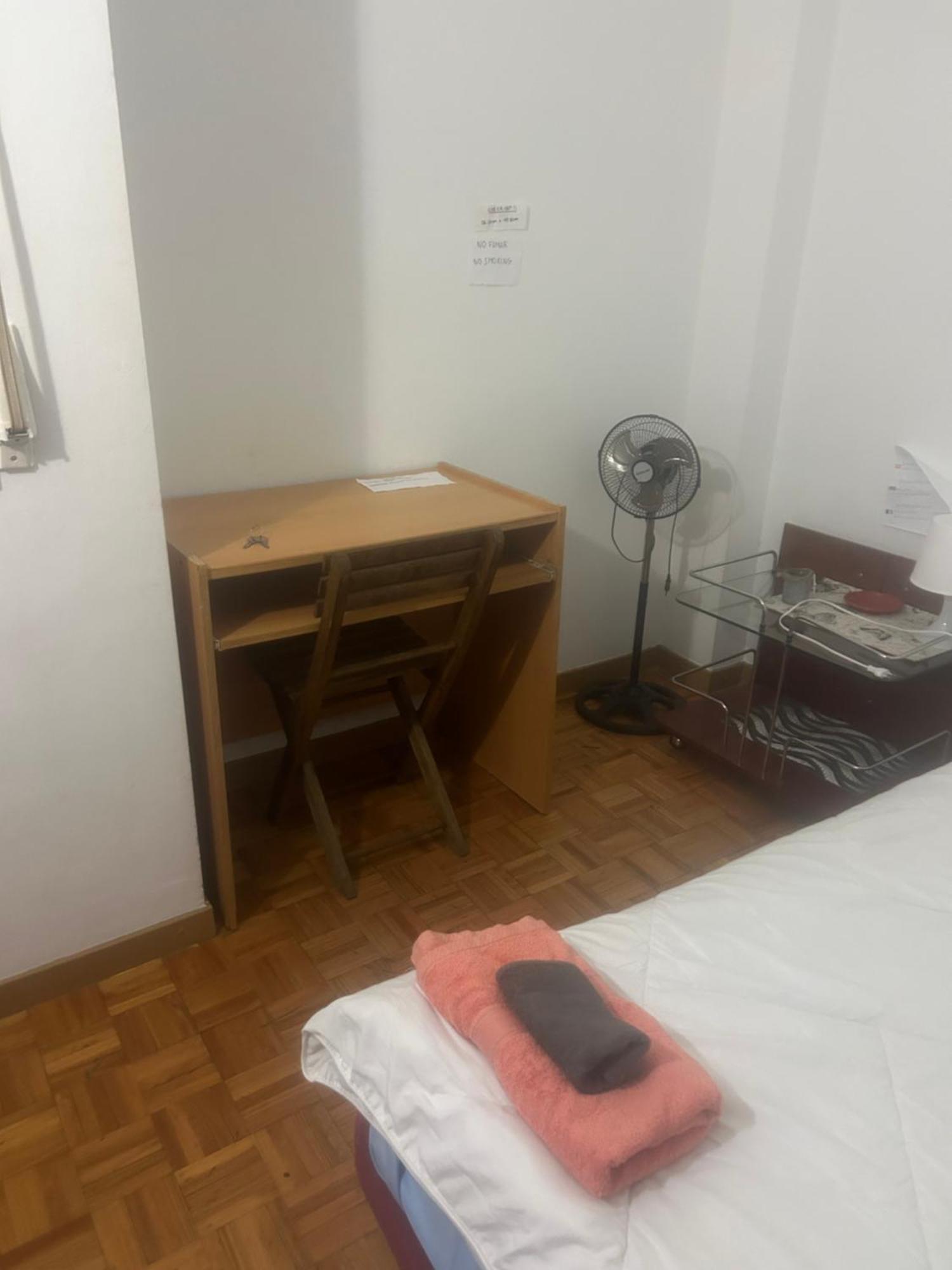 Habitacion Doble Privada En Figueres Buitenkant foto